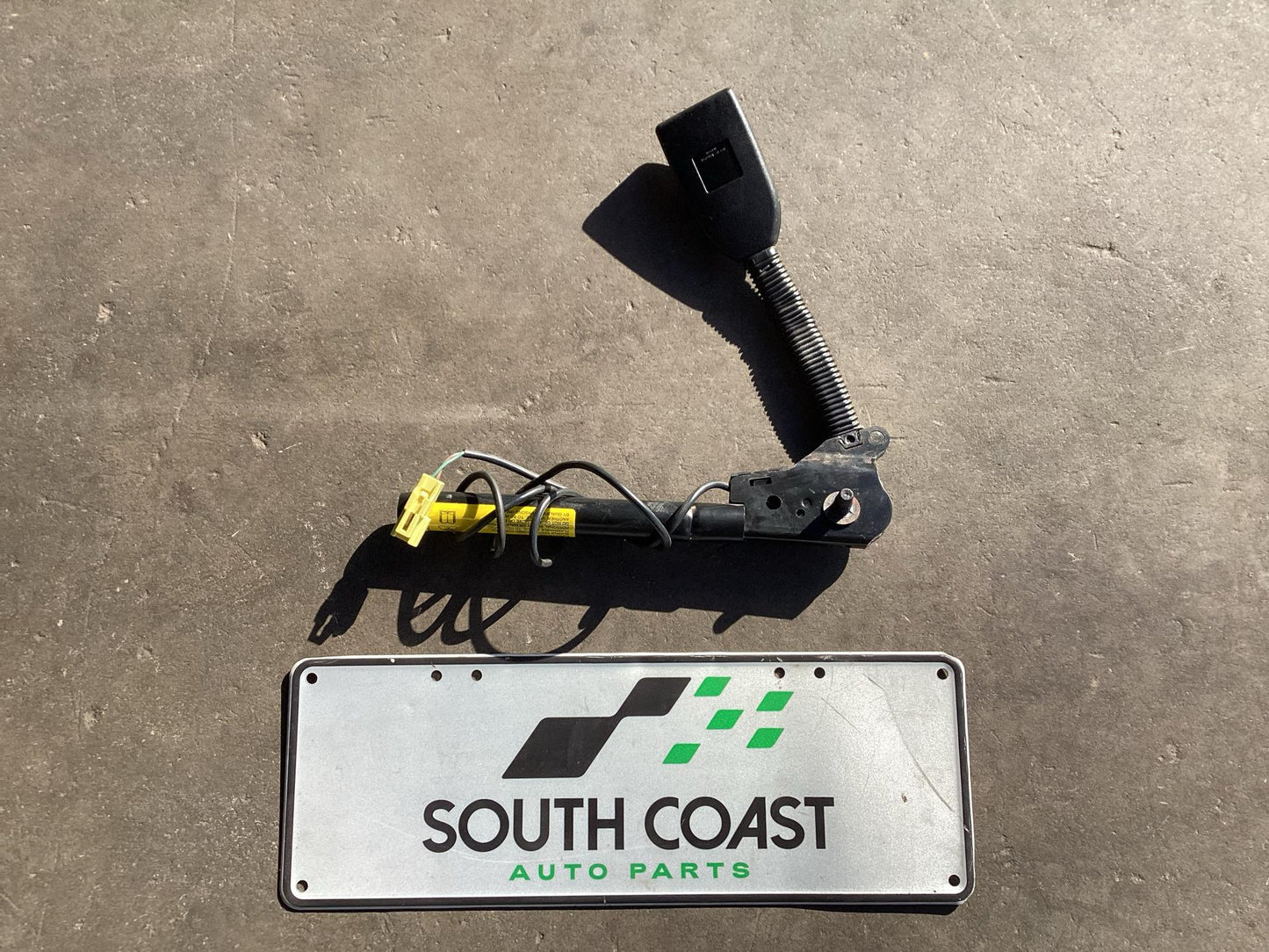2002 - 2004 Holden Commodore VY 6G1YL54A94L196501 Left Front Seat Belt Pretensioner
