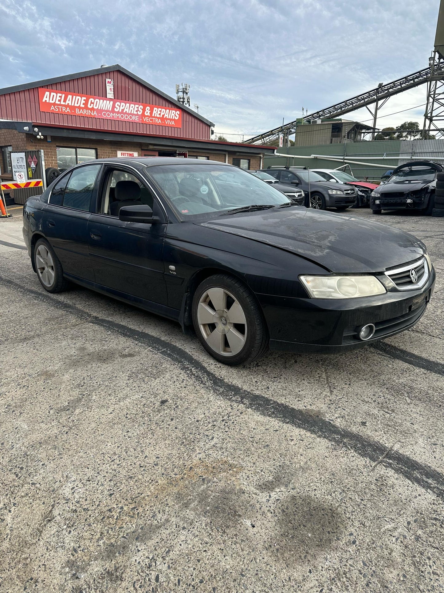 2002 - 2004 Holden Commodore Berlina VY Black