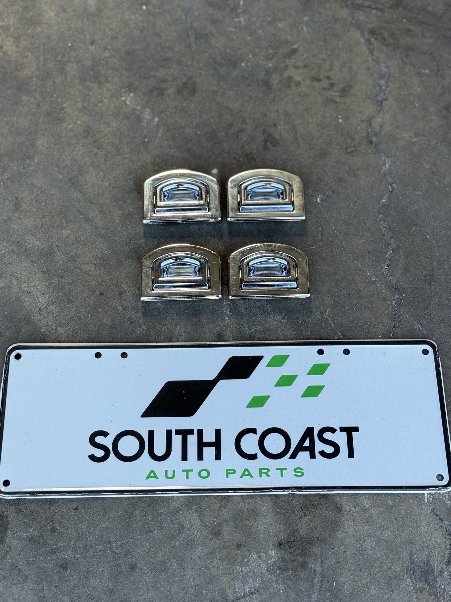 Audi A4 B8 WAUZZ8K9AA071441 Misc Bracket 1K0864203