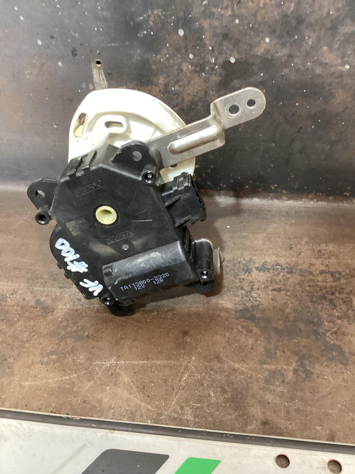 Holden Commodore VF  A/C Blend Motor 12R