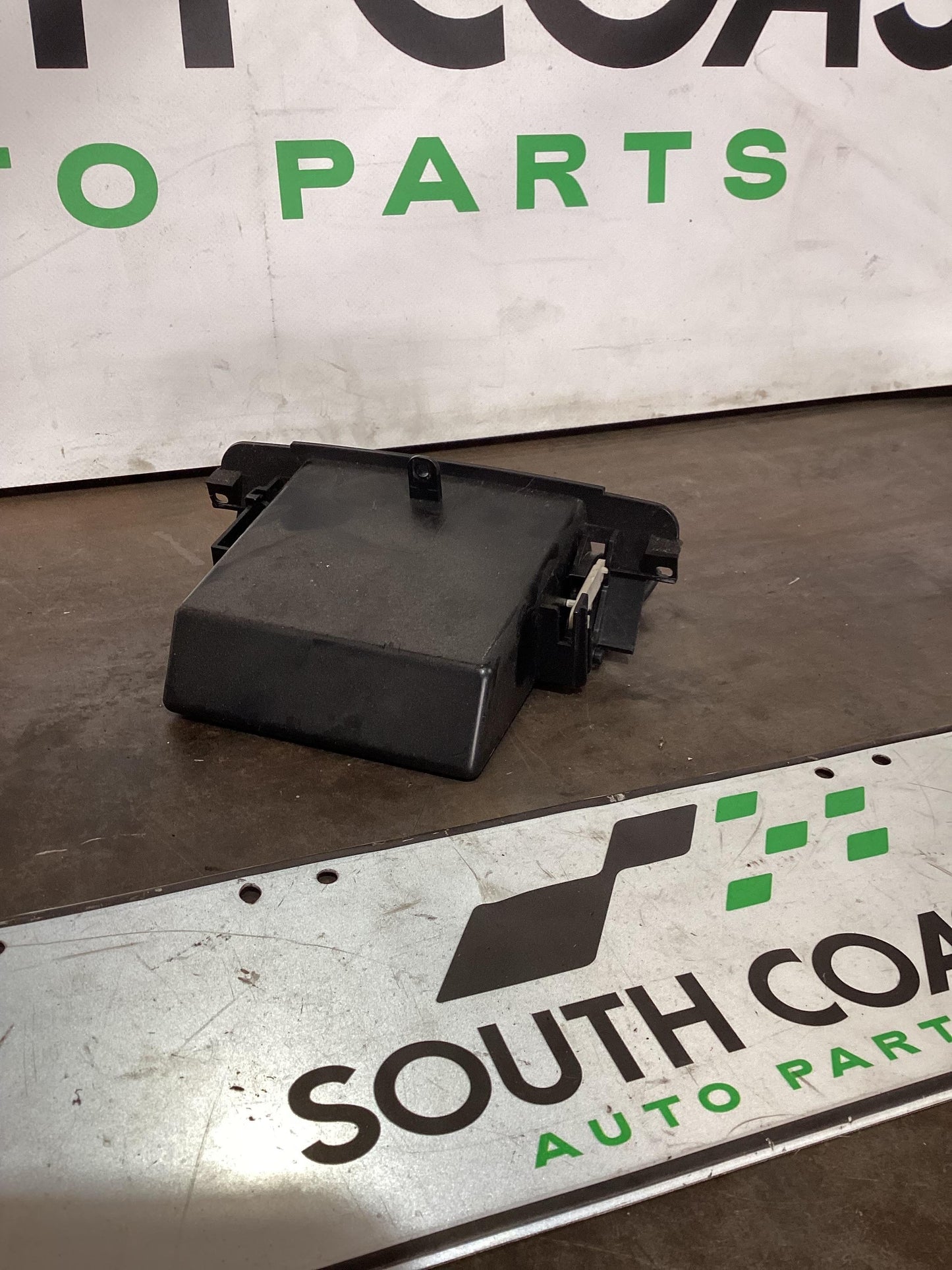 Holden Commodore VY  Dash Pocket 92109648