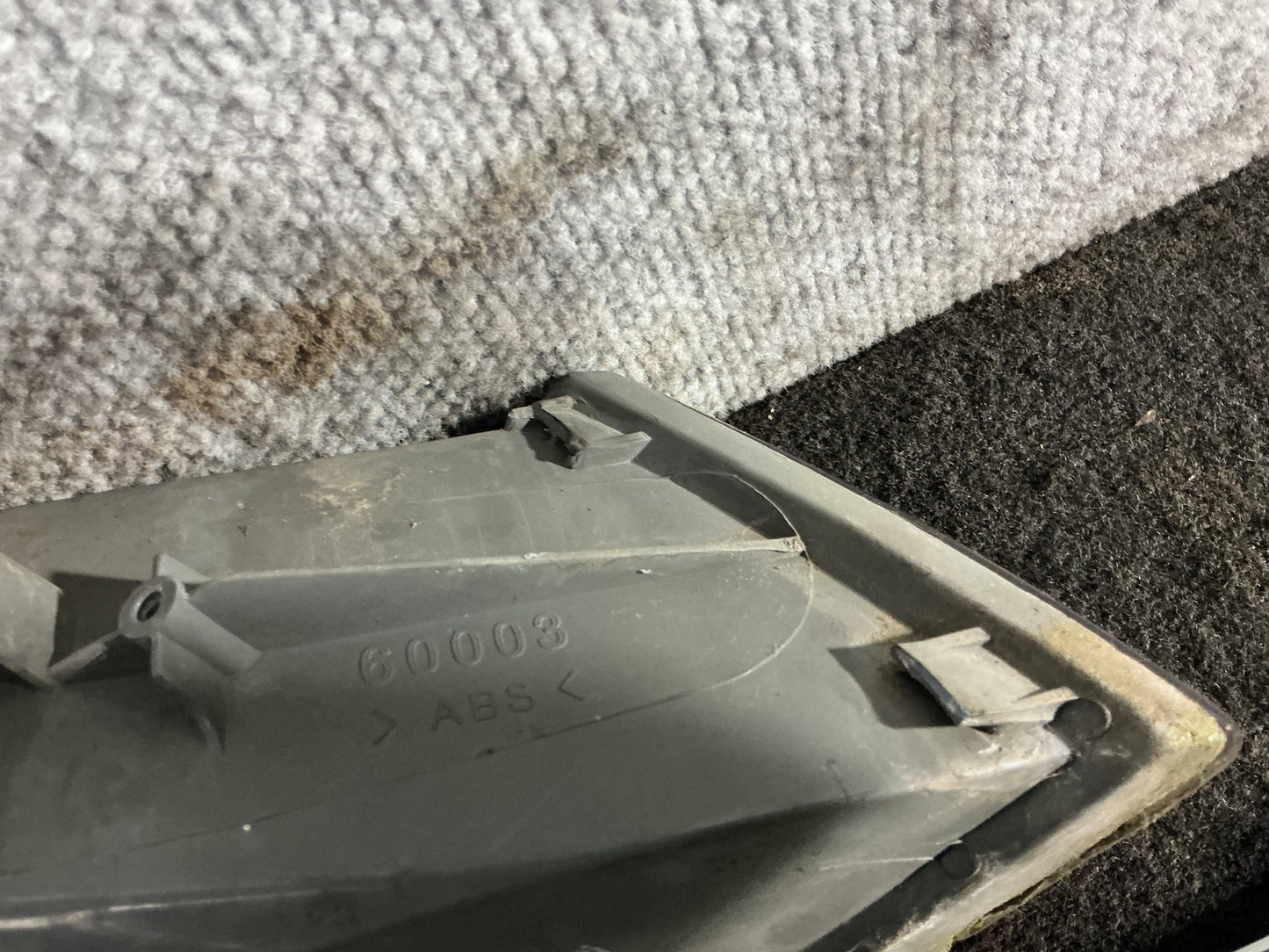 Holden Commodore VR 6H8VRK19HSL781543 Left Indicator 92048654