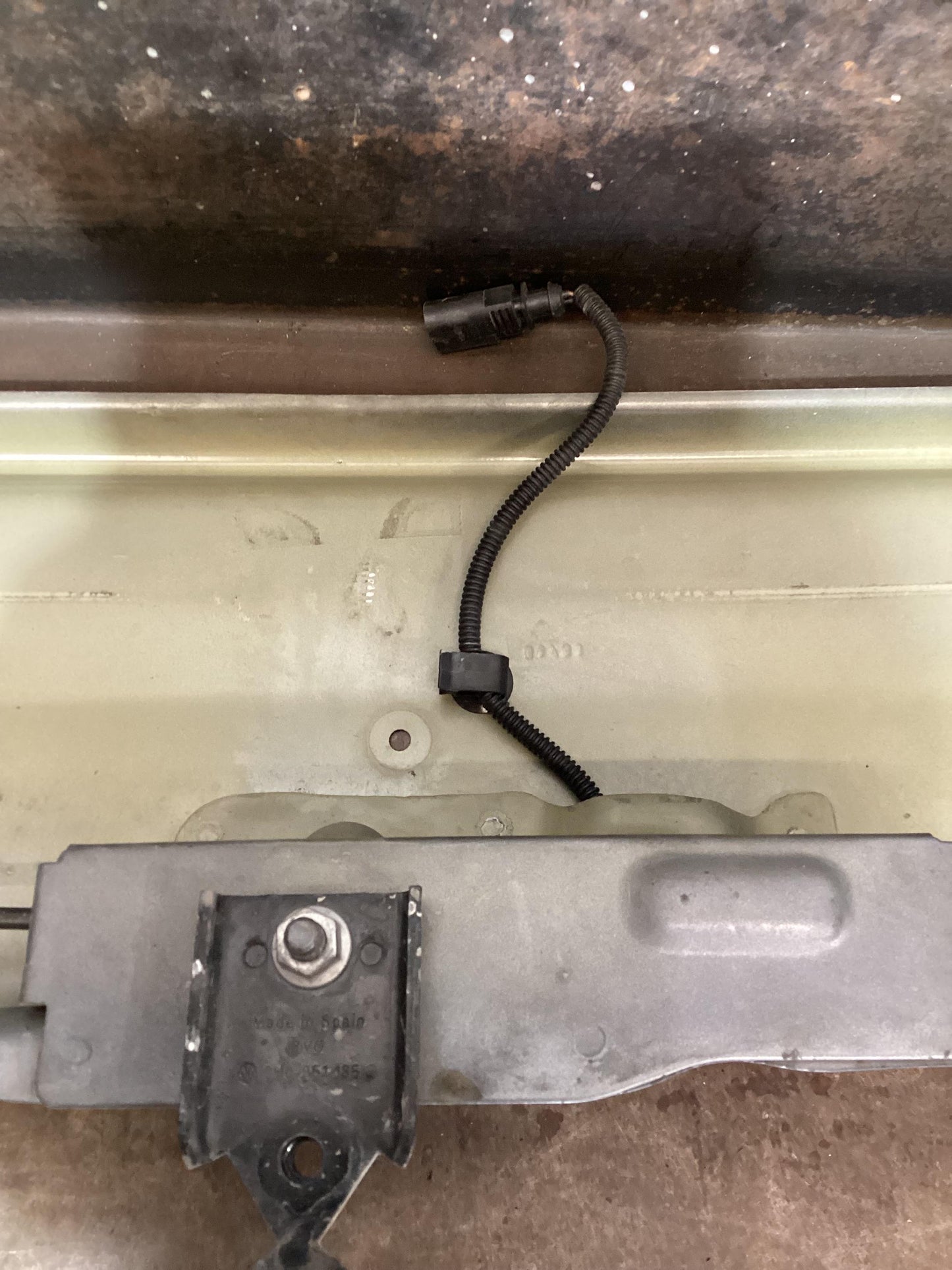 Volkswagen Amarok   Radiator Support