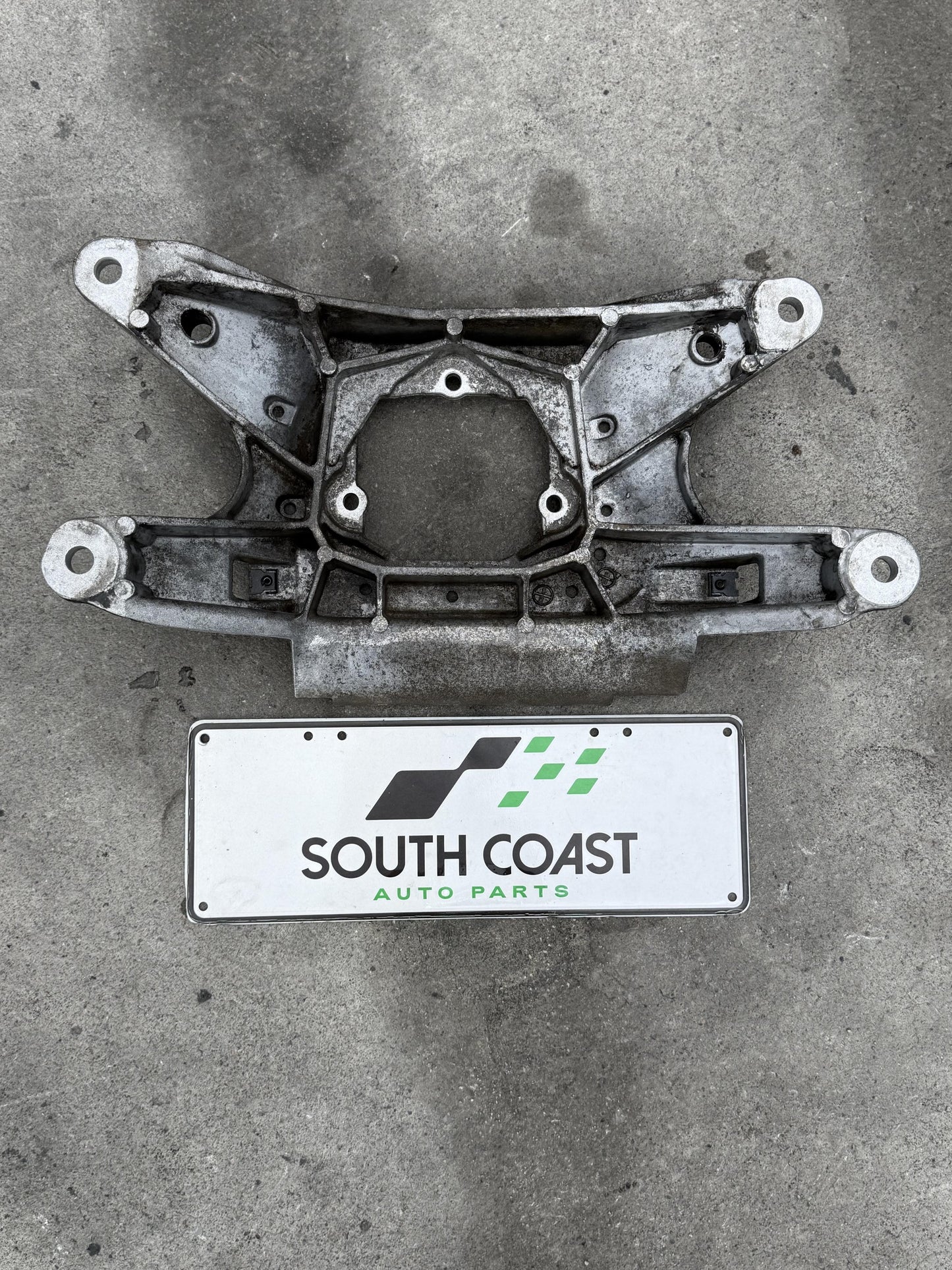 Audi A4 B8 WAUZZ8K9AA071441 Transmission Mount 8K0399263K