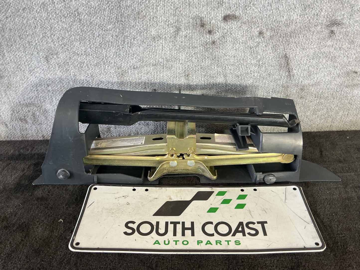 Holden Commodore VY  Jack/Tool Kit