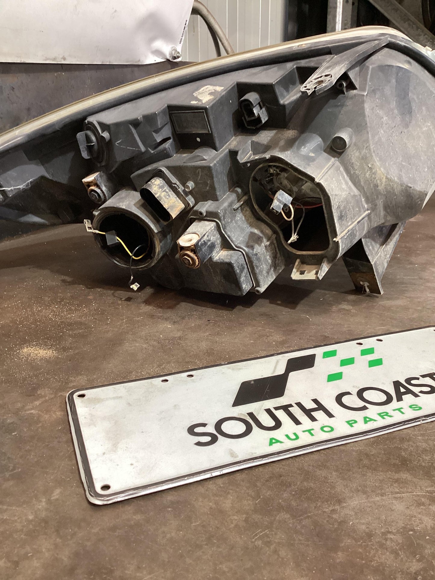 Holden Colorado RG  Left Headlight