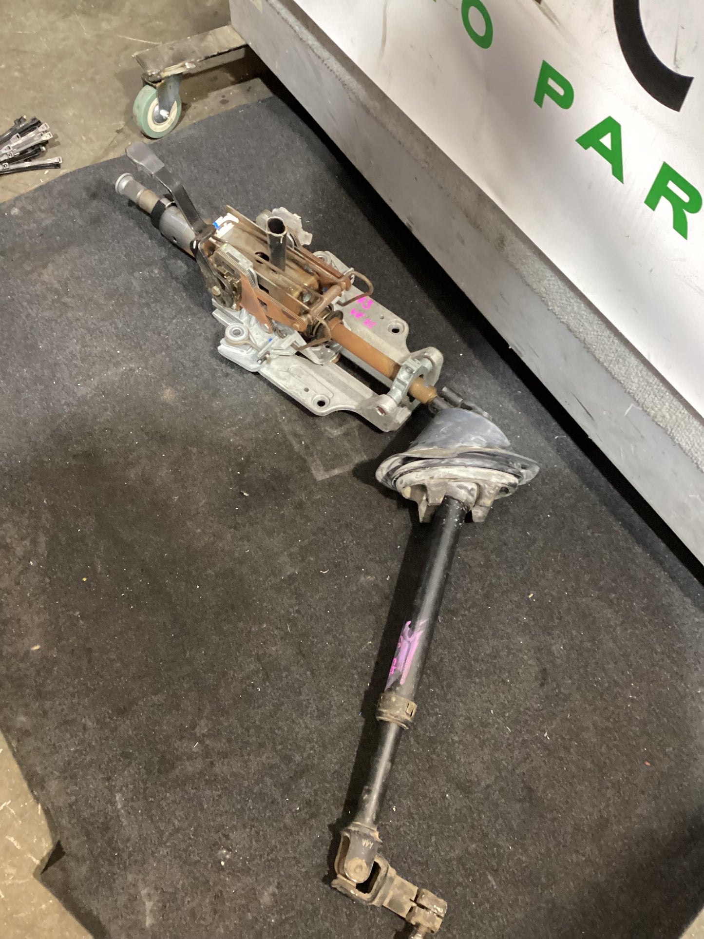 2006 - 2010 Holden Commodore VE  Steering Column 92199233