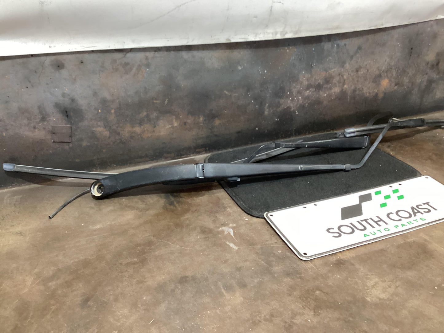 Holden Commodore VE  Wiper Arm Pair