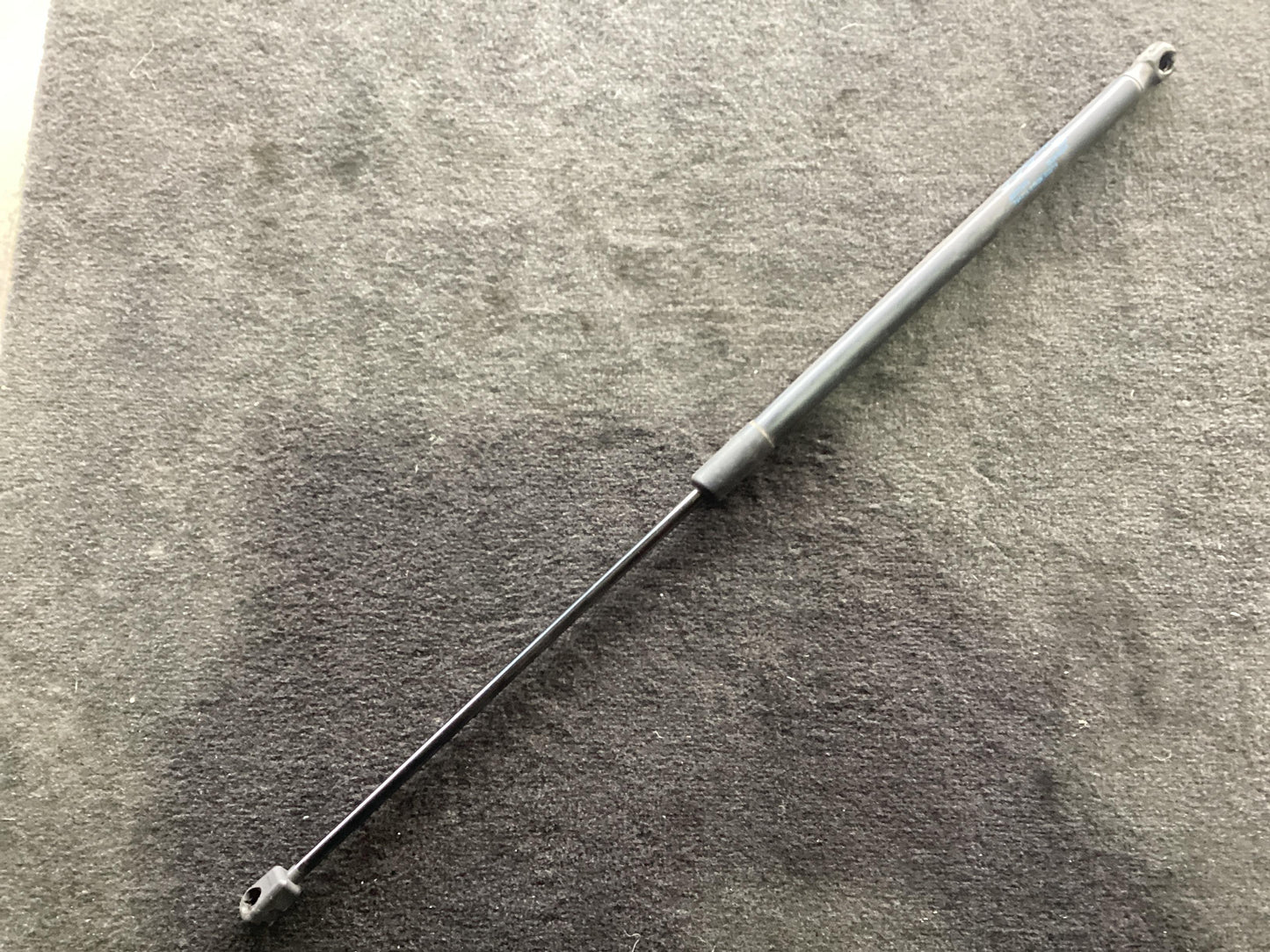 2015 Holden Commodore VF II  Bonnet Gas Strut