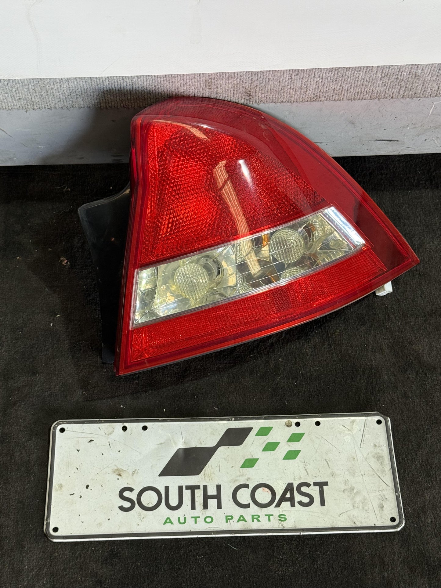 Holden Commodore VZ  Right Taillight 92160324
