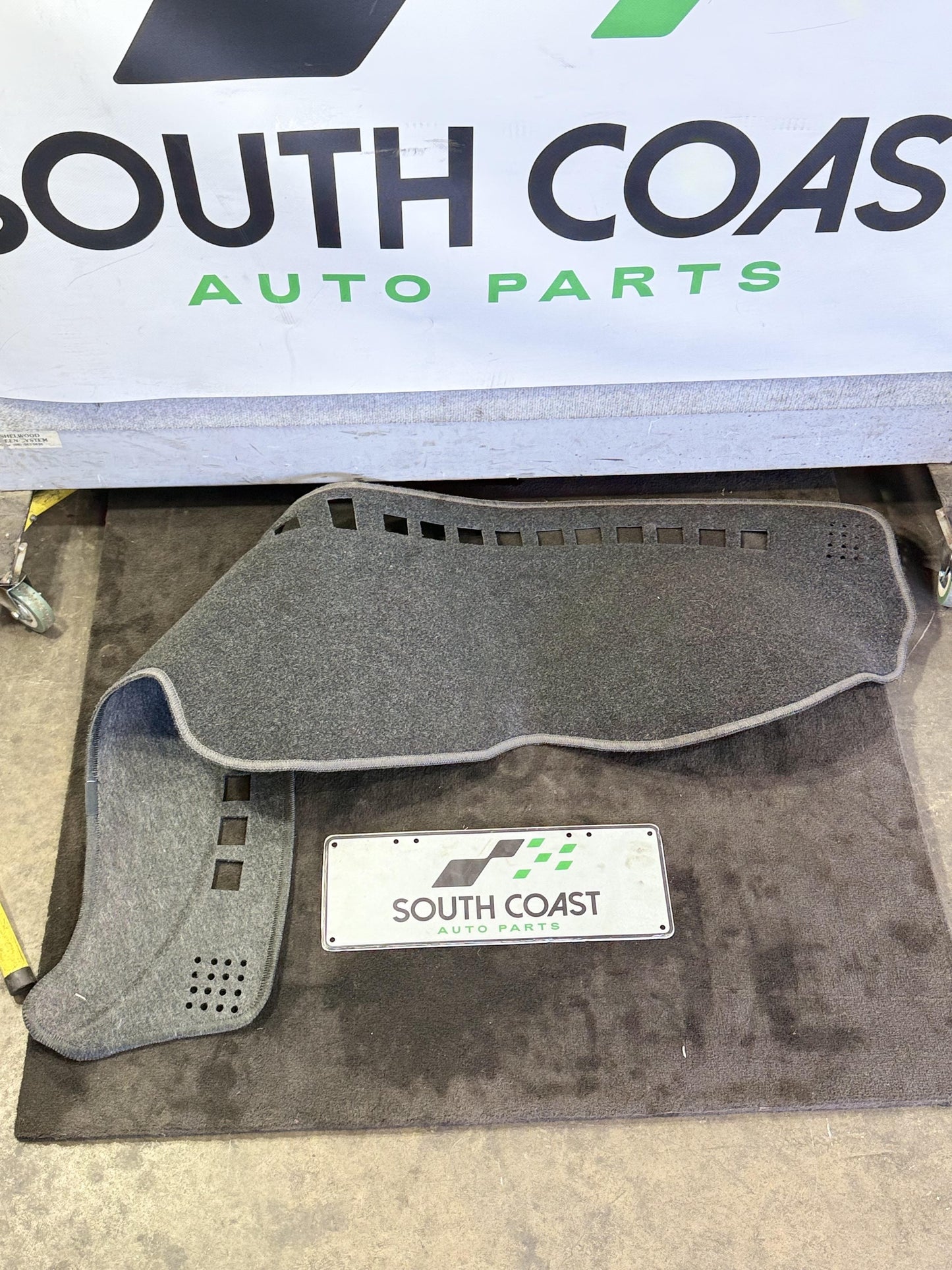 Holden Commodore VE  Dash Mat