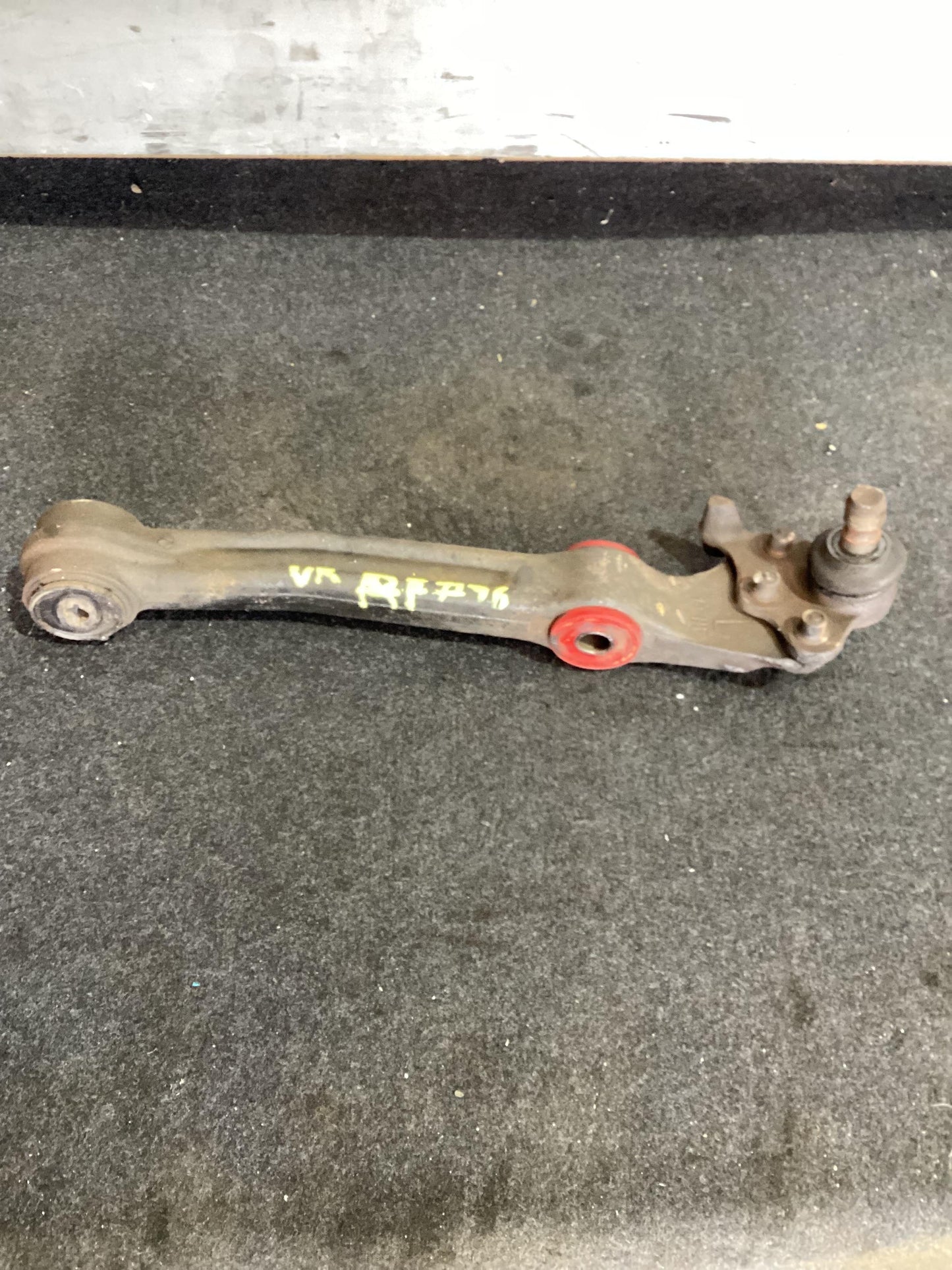 Holden Commodore VR 6H8VRK19HSL781543 Right Front Lower Control Arm