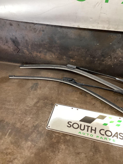 Volkswagen Amarok   Wiper Arm Pair