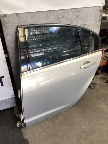 Holden Commodore VE 6G1EK5E79BL526529 Left Rear Door