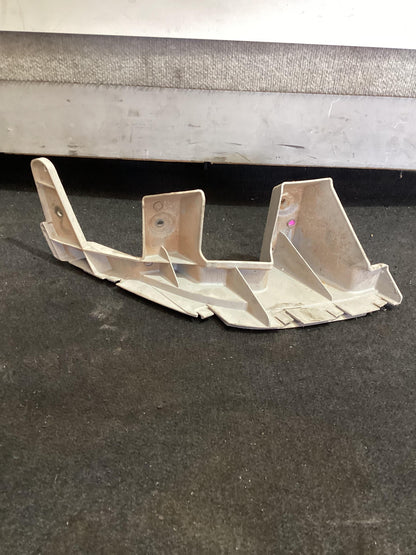2006 - 2010 Holden Commodore VE  Right Taillight Retainer 92161536