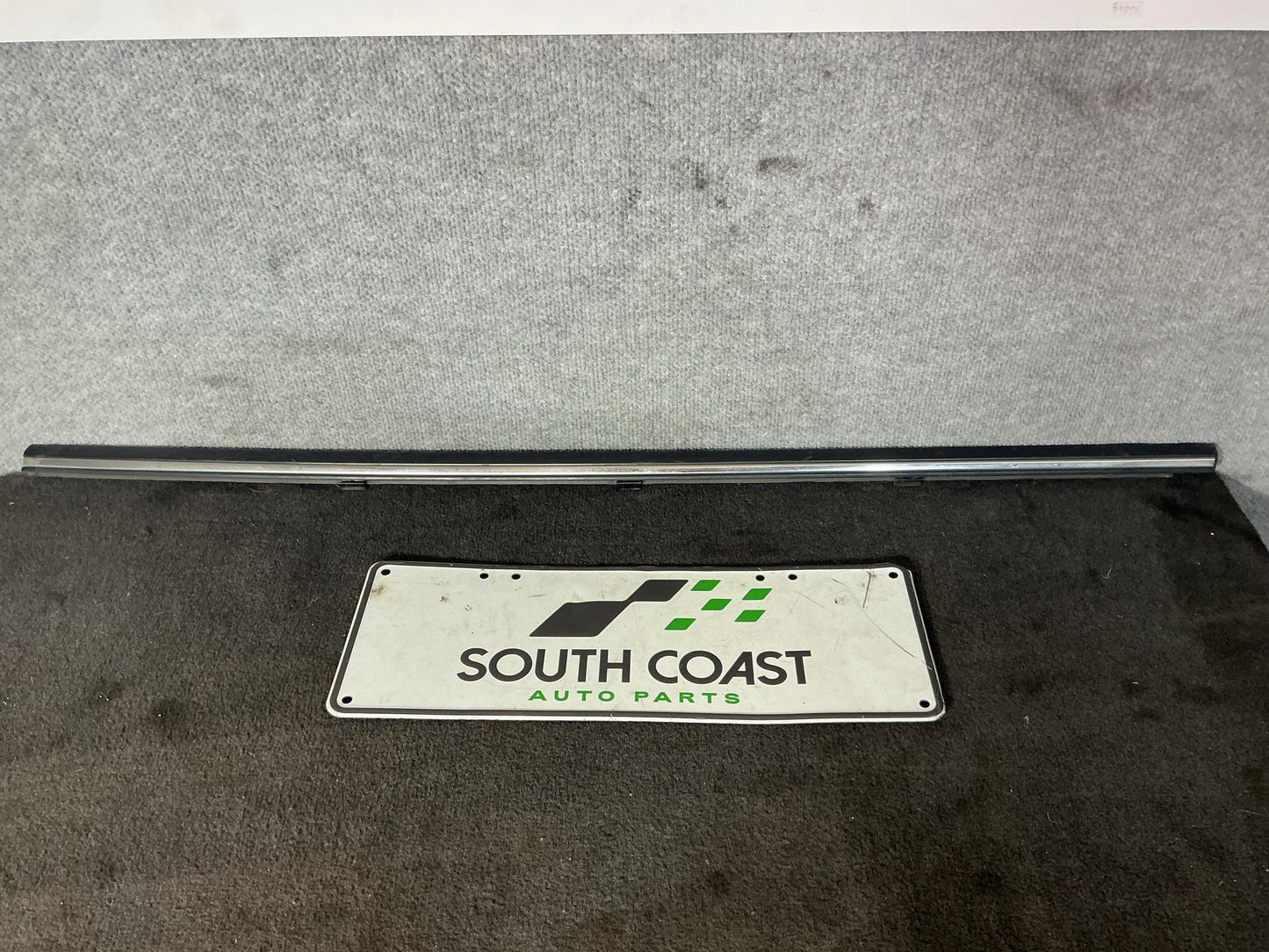 2003 - 2004 Holden Crewman VY  Left Front Door Weather Strip Mould