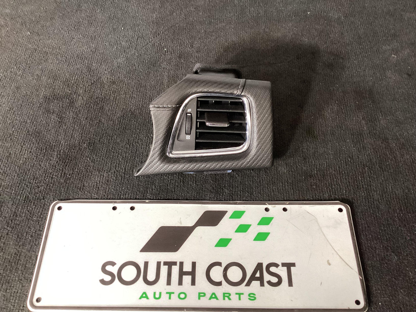 Holden Commodore VF  Right Dash Air Vent 92456943