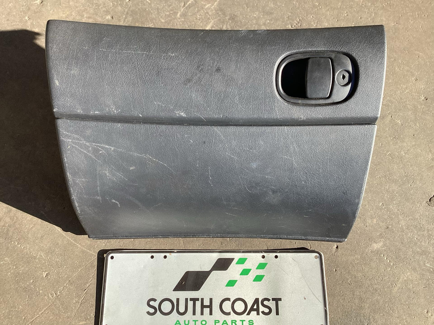 2002 - 2004 Holden Commodore VY 6G1YL54A94L196501 Glove Box
