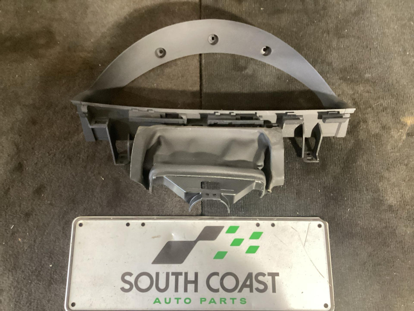 Holden Commodore   Instrument Cluster Surround 92161867