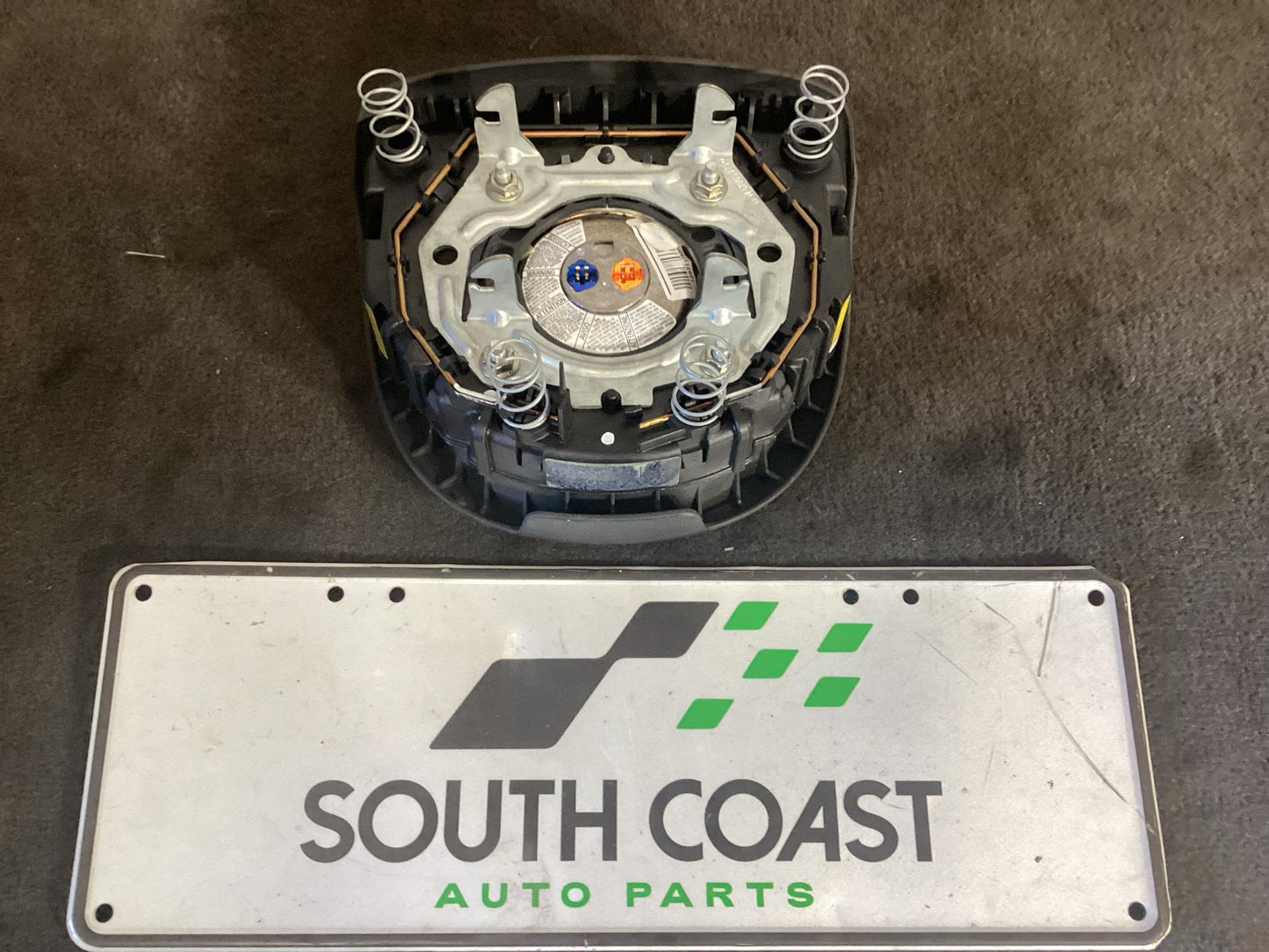 Holden Commodore   Horn Pad