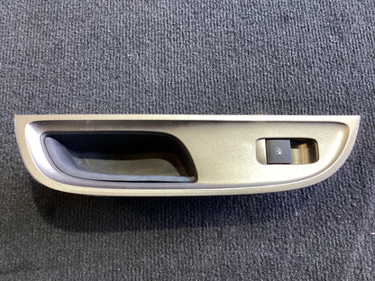 2015 Holden Calais VF  Left Rear Window Switch 92276348