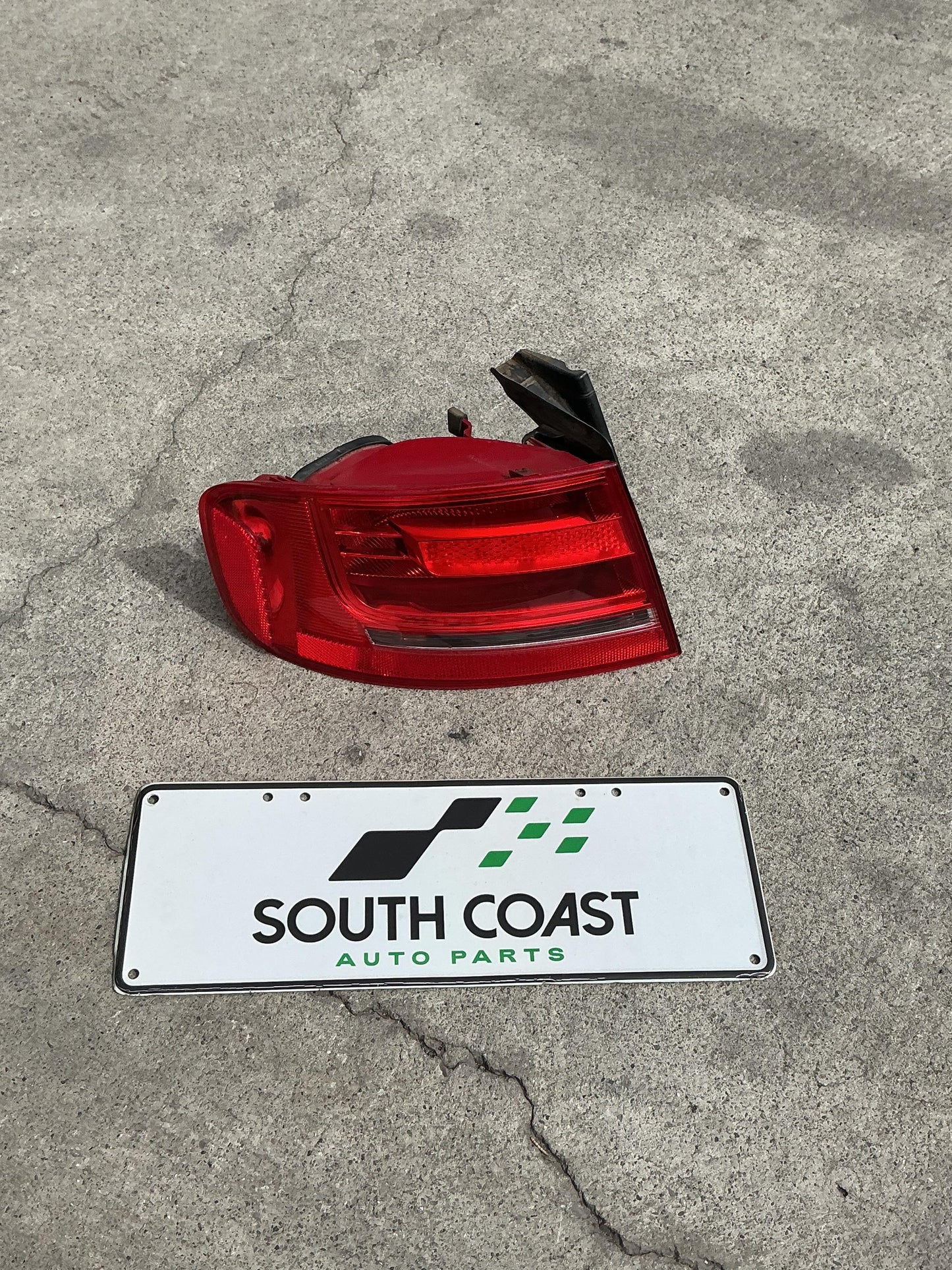 Audi A4 B8 WAUZZ8K9AA071441 Left Taillight