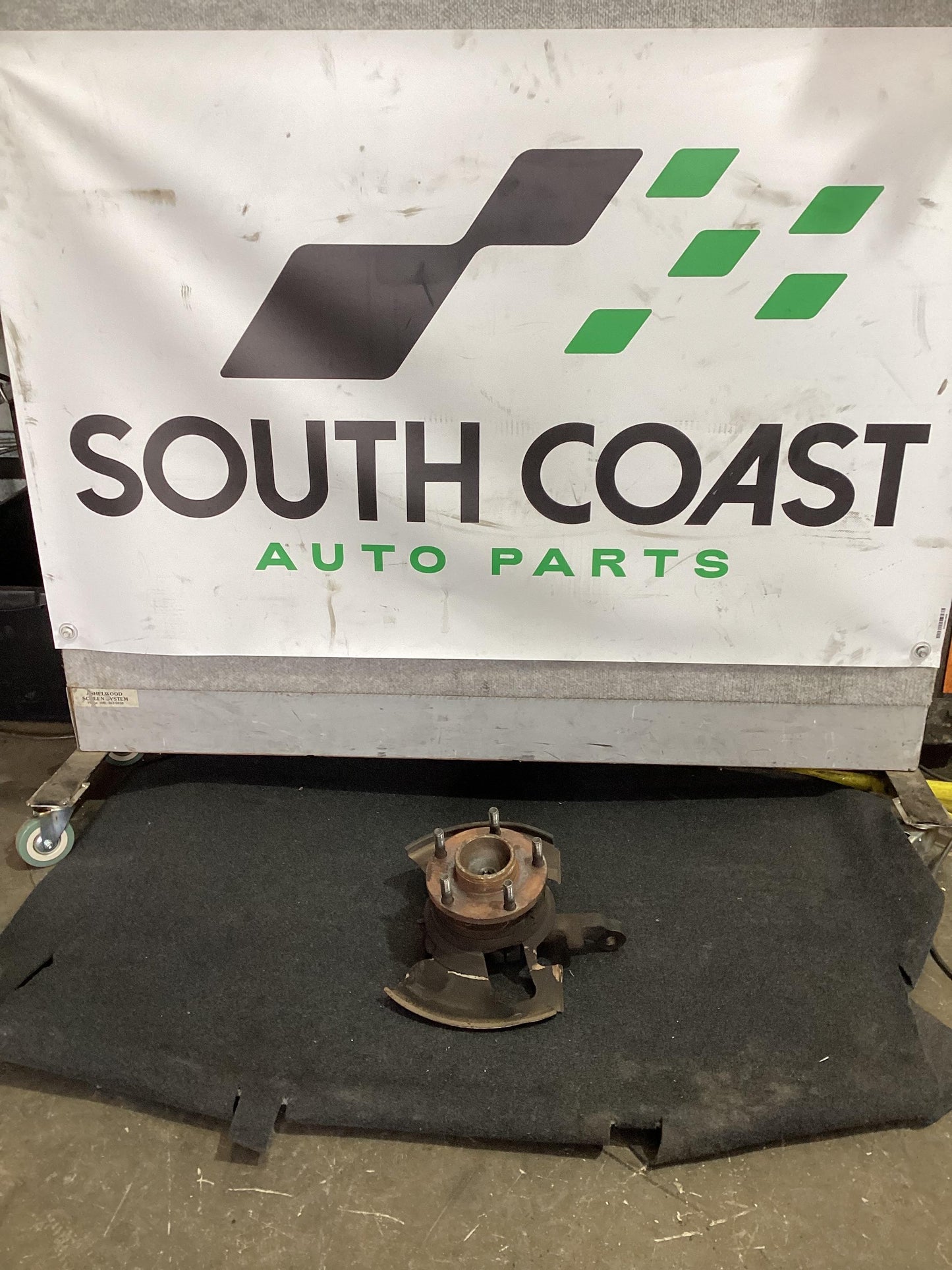 Holden Commodore VR 6H8VRK19HSL781543 Left Front Hub Assembly