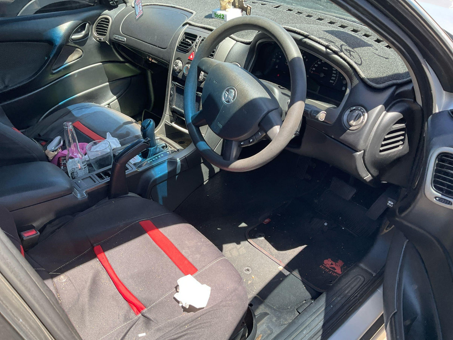 2005 - 2006 Holden Commodore Executive VZ Silver