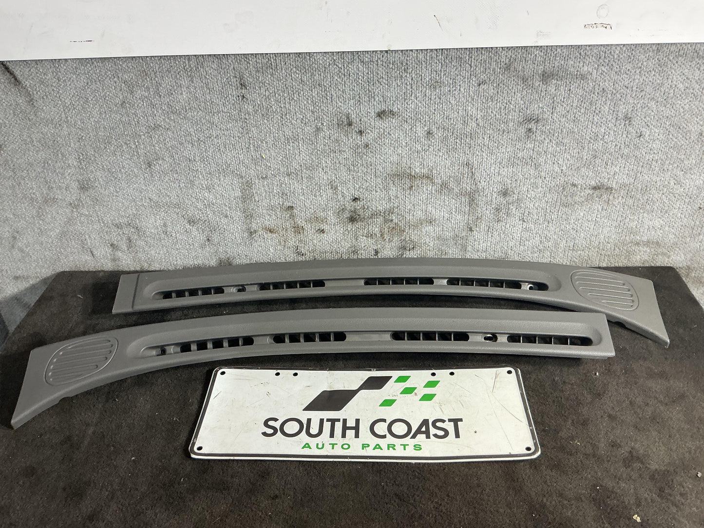 Holden Commodore VR 6H8VRK19HSL781543 Demister Cover 92042312