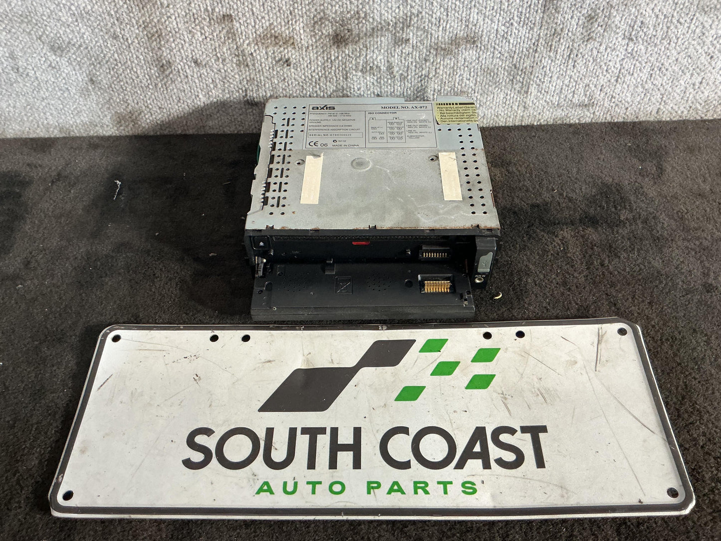 Holden Commodore VR 6H8VRK19HSL781543 Stereo Head Unit 0704000928