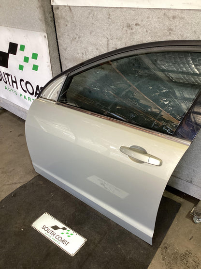 Holden Commodore VE 6G1EK5E79BL526529 Left Front Door