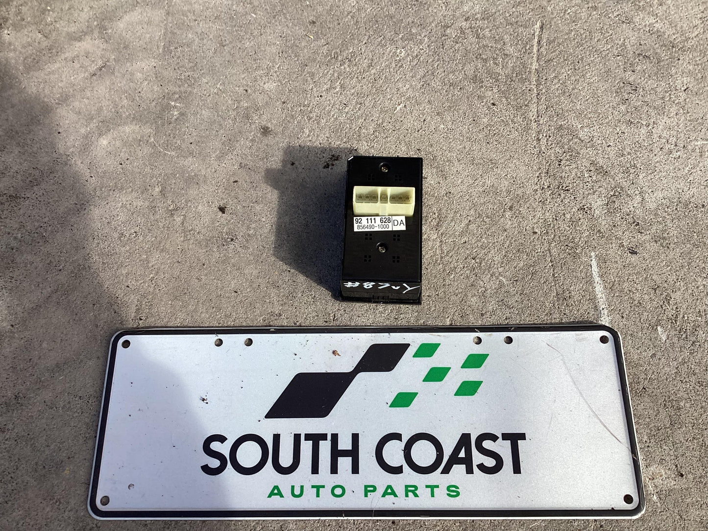 2002 - 2004 Holden Commodore VY 6G1YL54A94L196501 Power Window Switch 92111628
