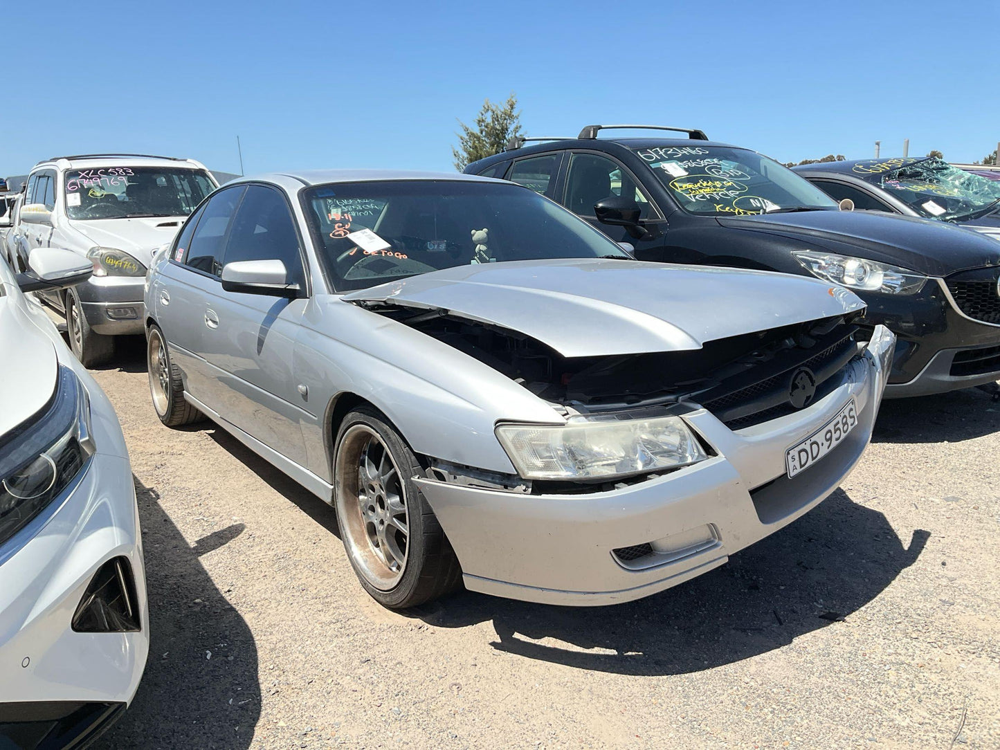 2005 - 2006 Holden Commodore Executive VZ Silver