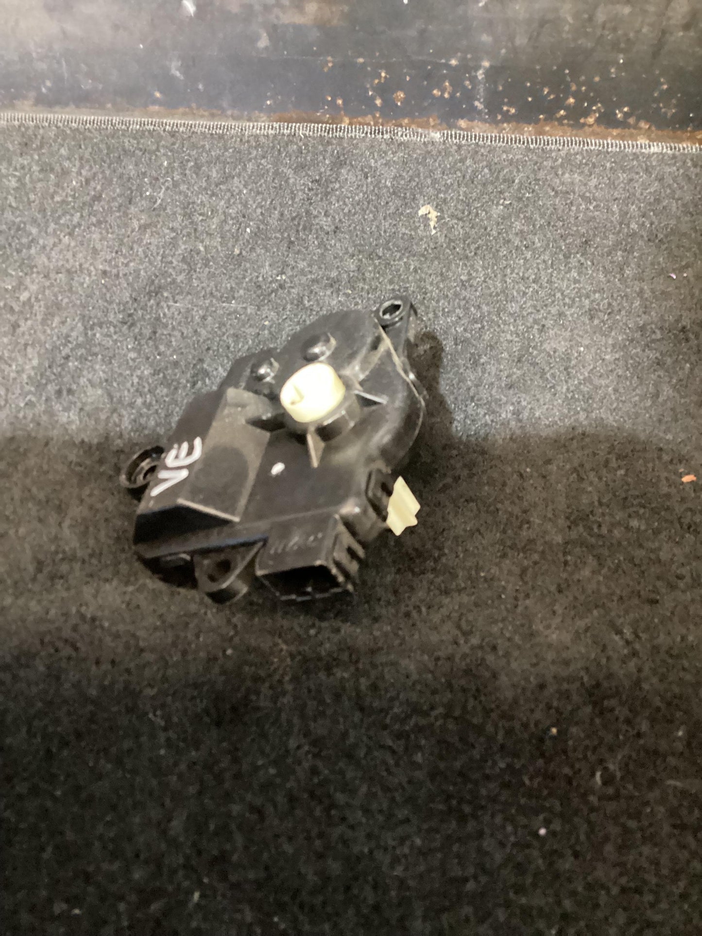 Holden Commodore VE  A/C Blend Motor