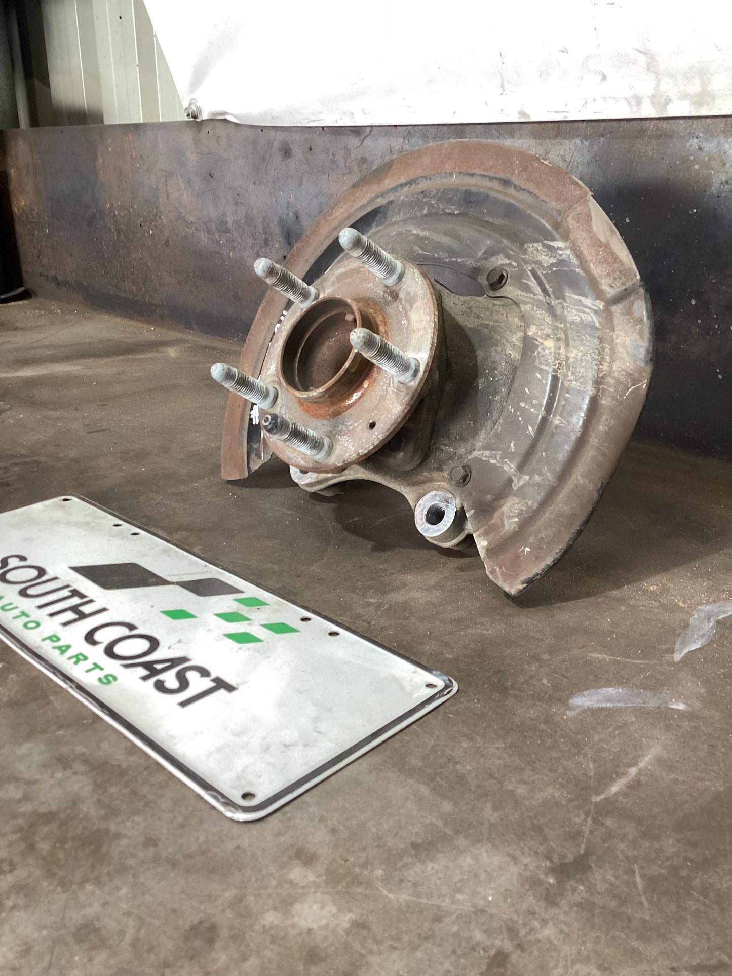 Holden Commodore VF  Right Front Hub Assembly