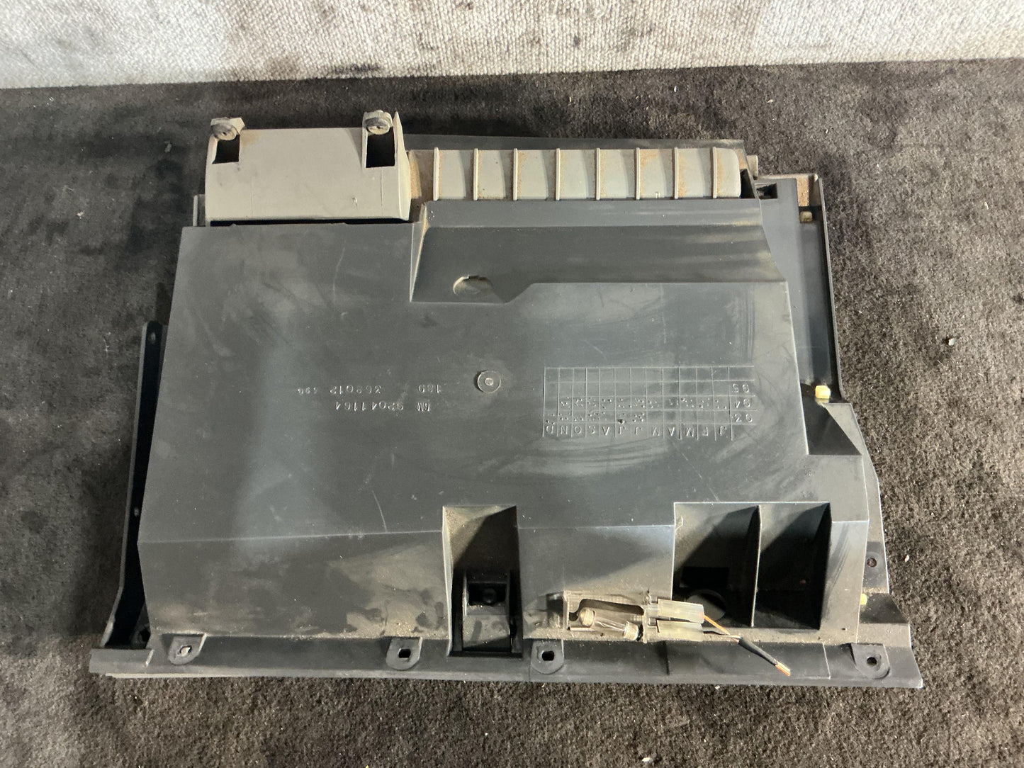 Holden Commodore VR 6H8VRK19HSL781543 Glove Box 92041164