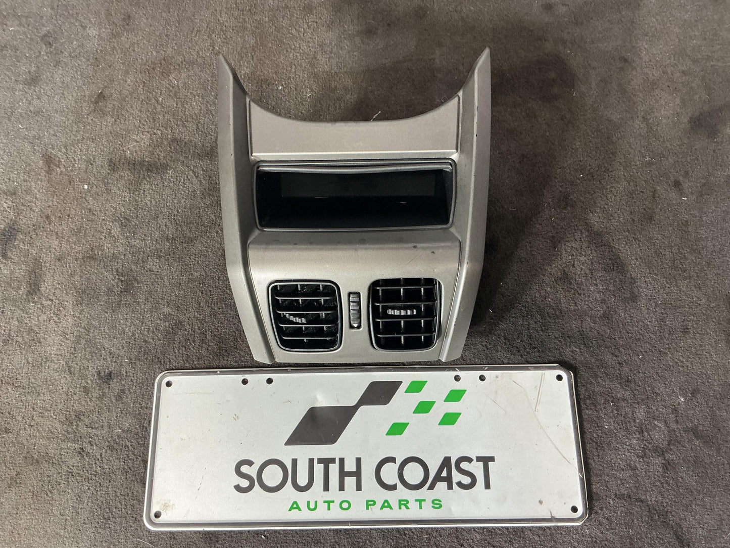 Holden Commodore VY  Rear Vent