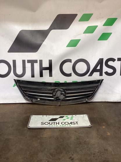 Holden Commodore VY  Grille Upper 92103885