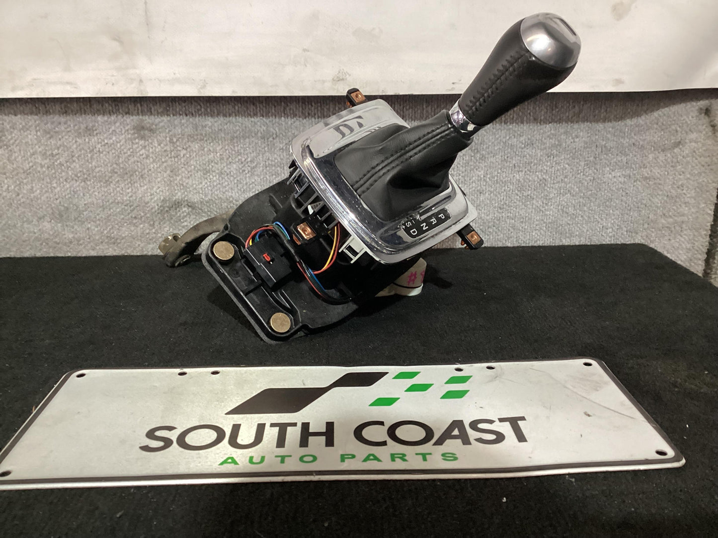 Holden Commodore VF  Automatic Shift Lever 92266227