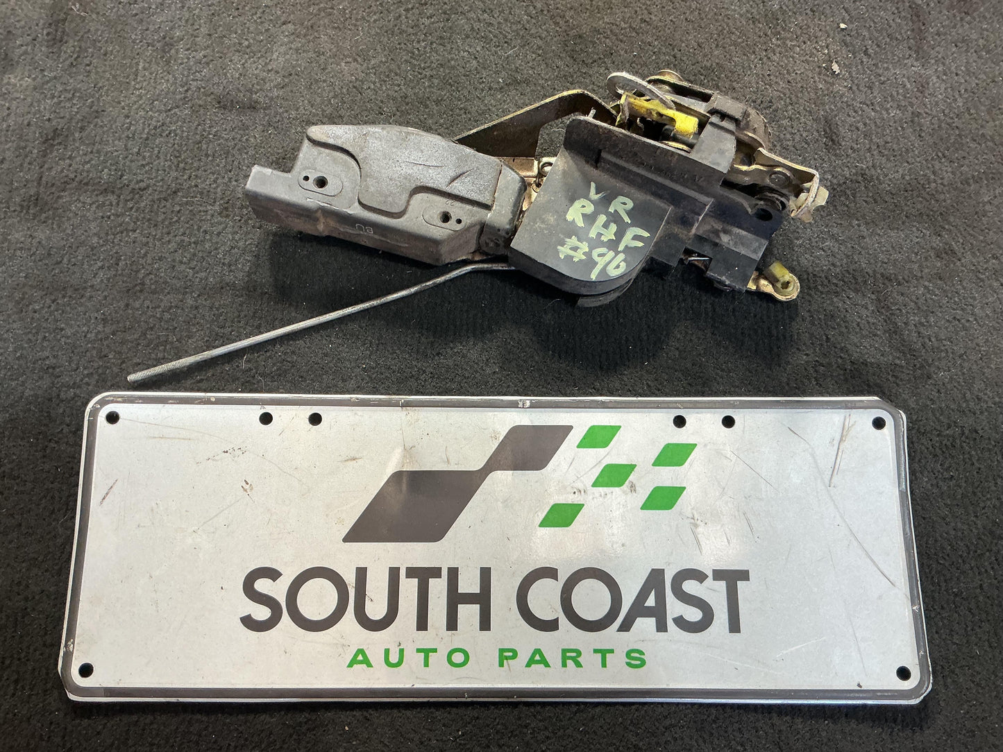 Holden Commodore VR 6H8VRK19HSL781543 Right Front Lock Actuator 90503790