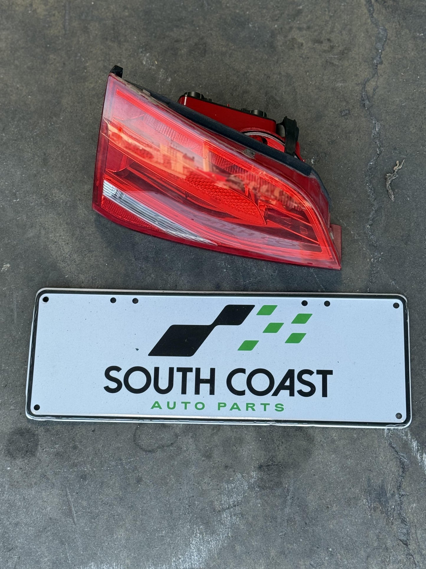 Audi A4 B8 WAUZZ8K9AA071441 Left Bootlid Light