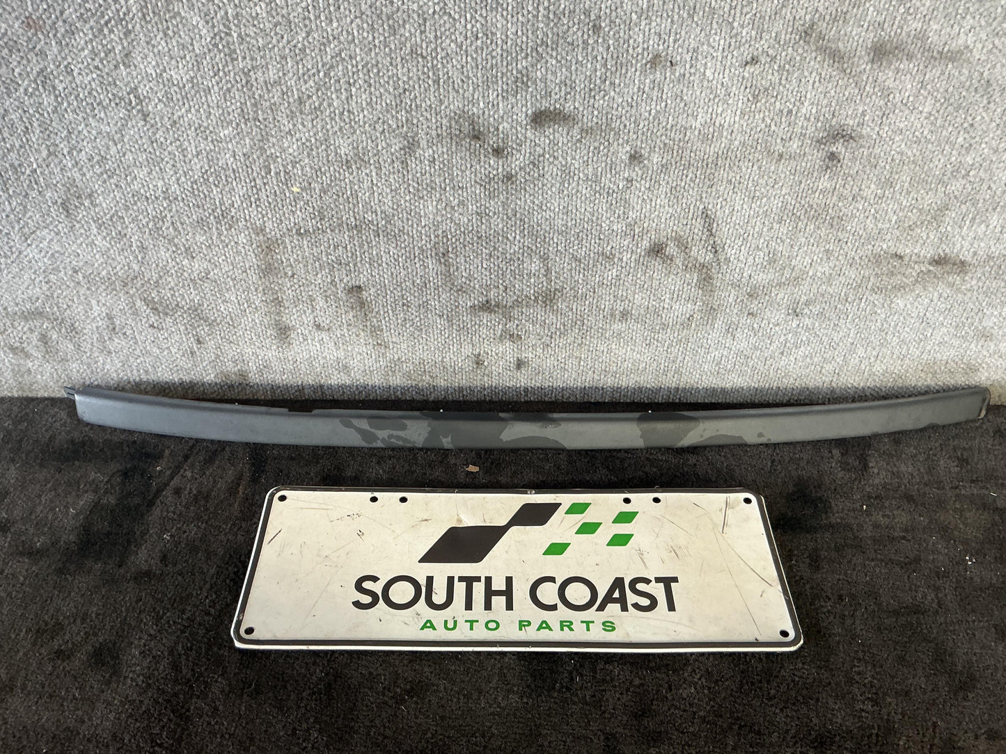 Holden Commodore VU 6H8VUK80F2L904753 Left Drip Rail Moulding 92059951