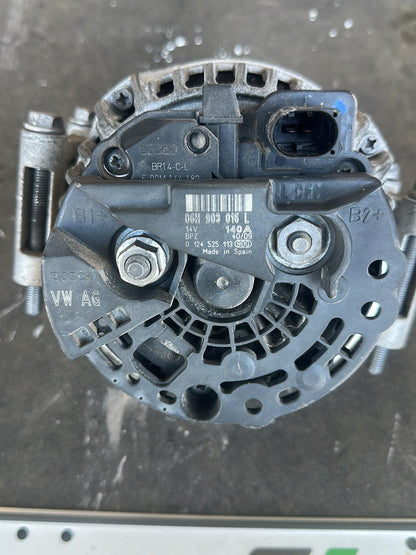 Audi A4 B8 WAUZZ8K9AA071441 Alternator