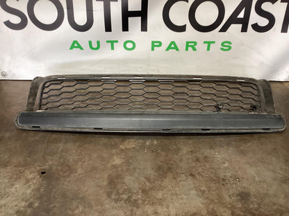 Holden Commodore   Lower Grille 92216433