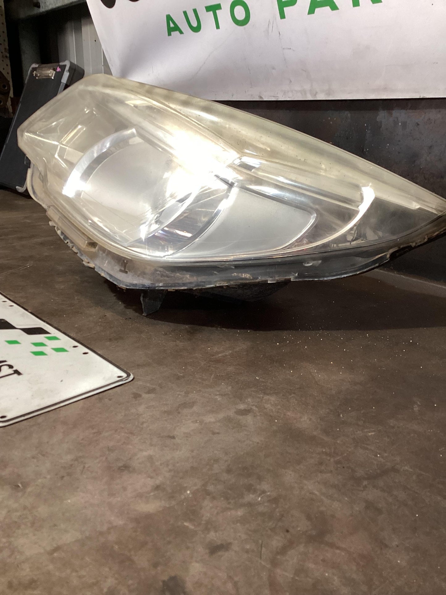 Holden Colorado RG  Left Headlight