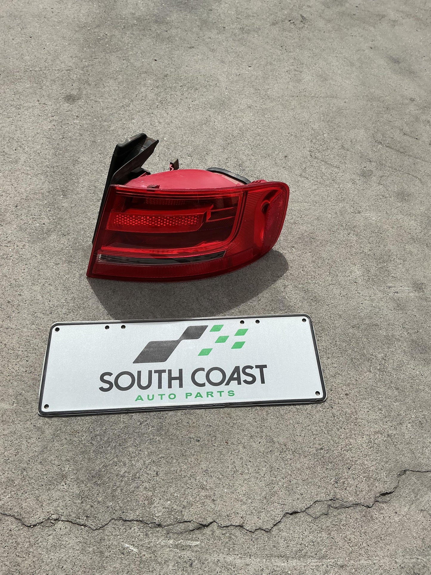 Audi A4 B8 WAUZZ8K9AA071441 Right Taillight