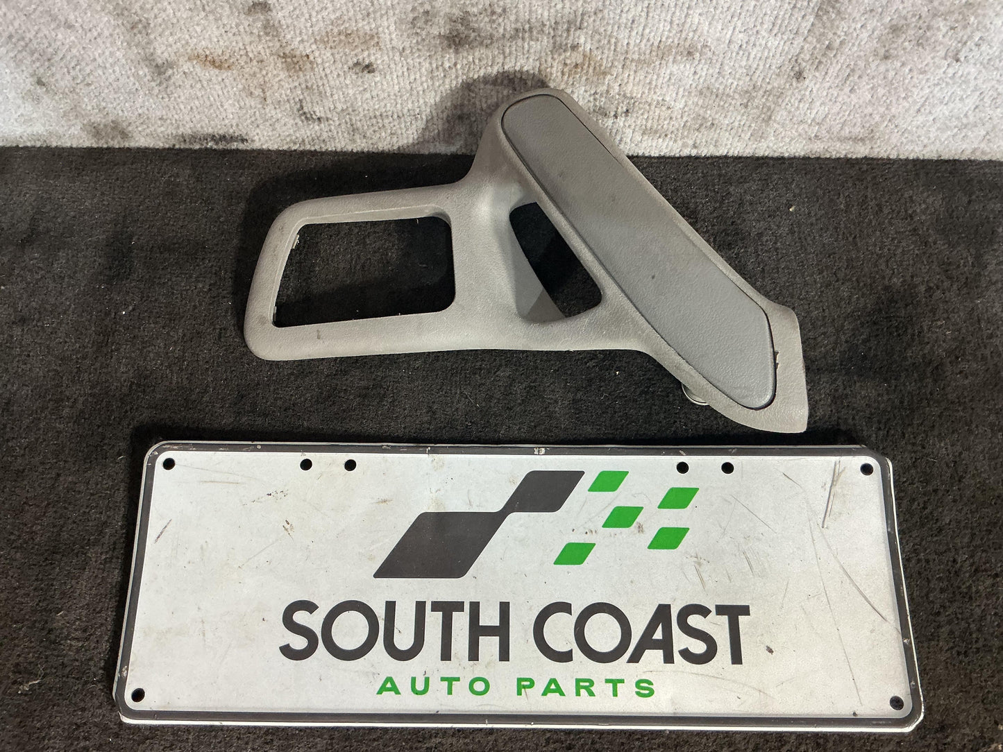 Holden Commodore VR 6H8VRK19HSL781543 Right Rear Grab Handle 92028215