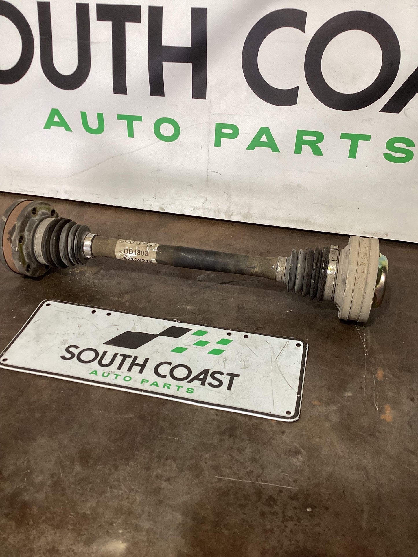 Holden Commodore VY  Left Drive Shaft 9210915