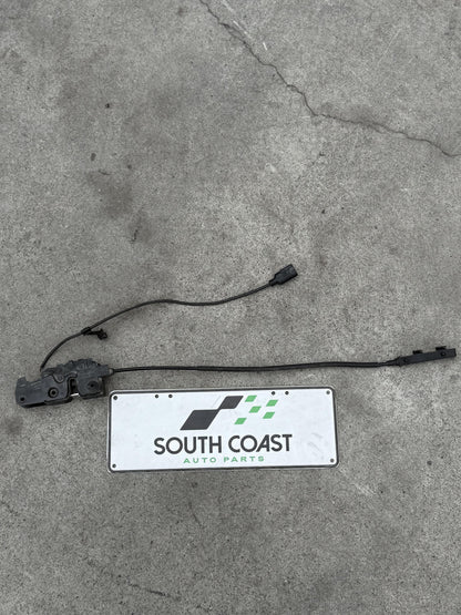Audi A4 B8 WAUZZ8K9AA071441 Bonnet Release 8K2823746