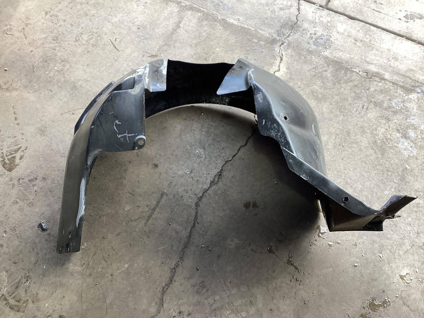 2008 - 2008 Holden Commodore   Right Front Guard Liner VES1RIGHTFRONTGUARDLINER
